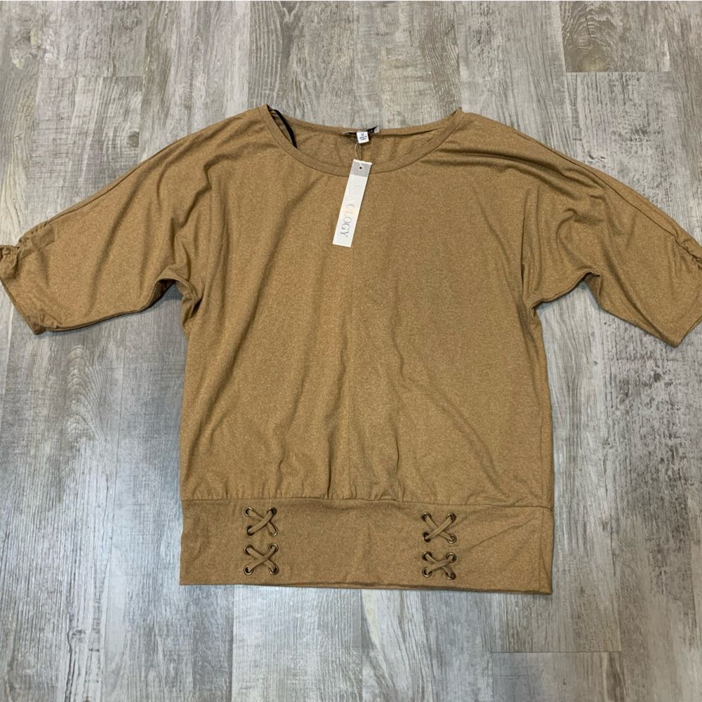 NWT Luxology tan 3/4 chinched sleeve tapered waist top - Picture 9 of 12